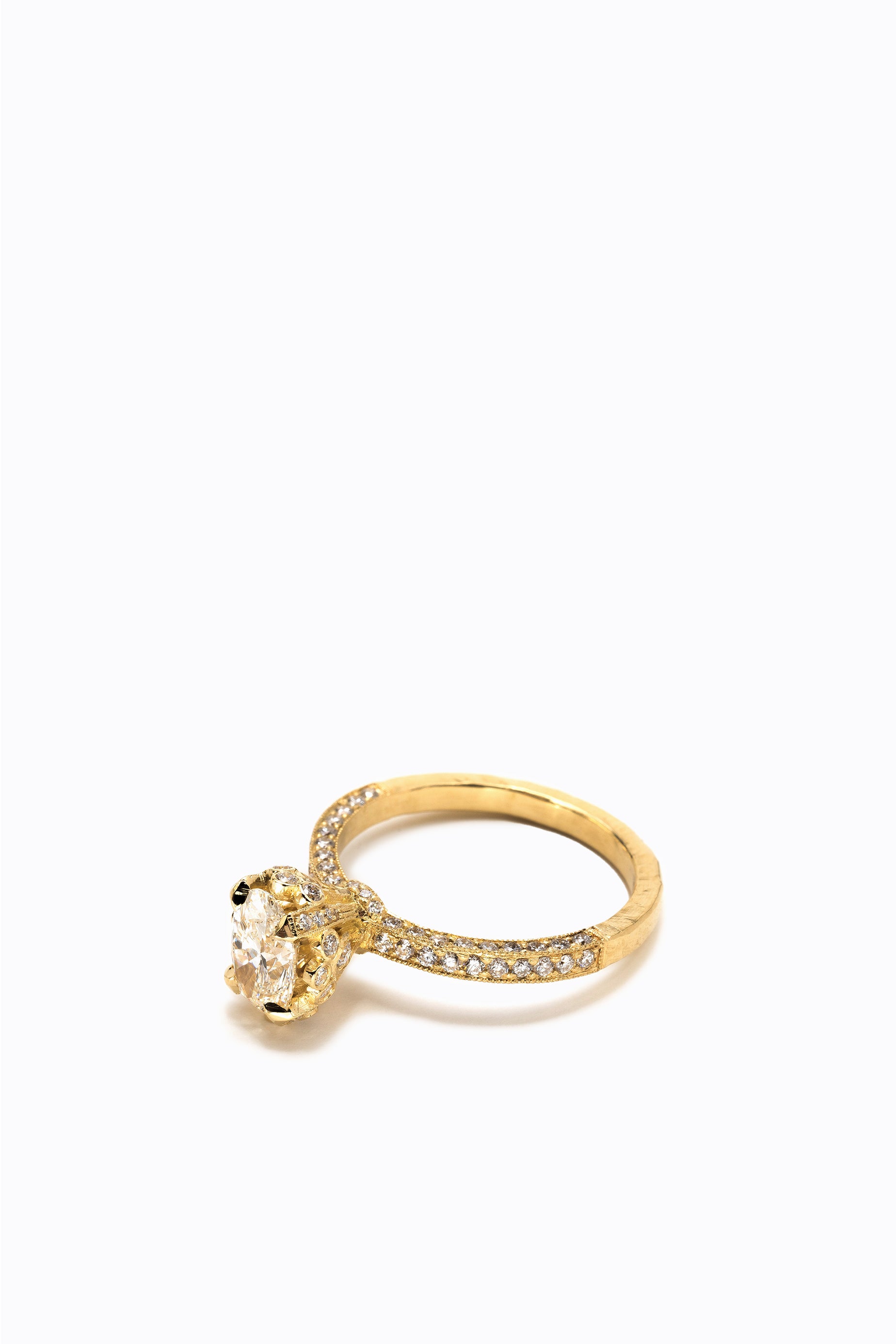 Oval Odelia Ring